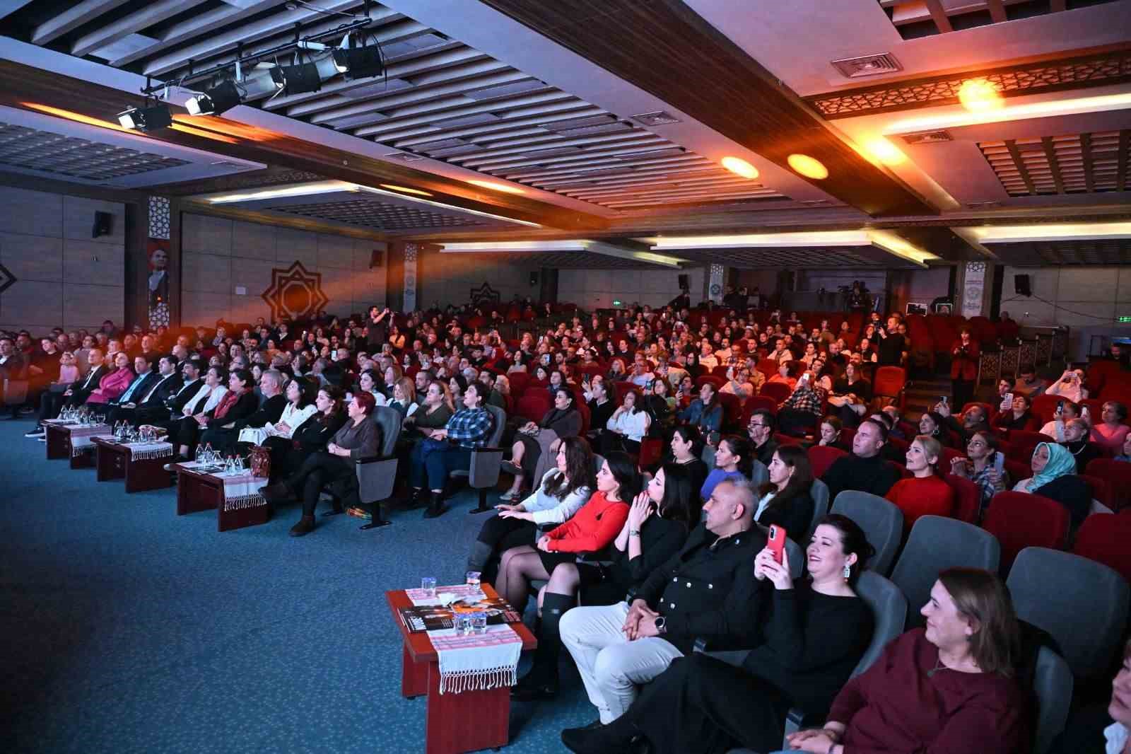 manisada ustalara saygi gecesine buyuk ilgi 2 DMNS5uJp