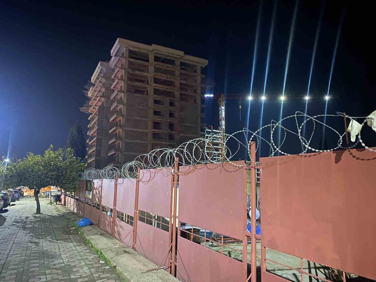 manisada uzerine demir kalip dusen isci hayatini kaybetti 0 GwPsMRKh