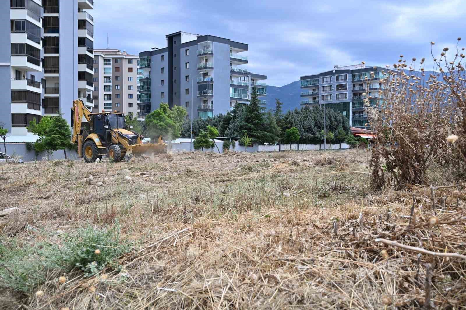 manisada yangin riskine karsi yabani otlar temizleniyor 1 tlrcewH9
