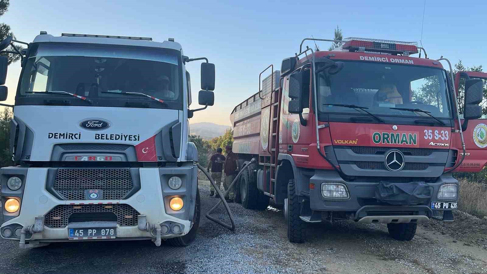 Manisa’da yangında 1.5 hektarlık kızılçam ormanı zarar gördü 5 manisada yanginda 15 hektarlik kizilcam ormani zarar gordu 1 lJLFbhpT