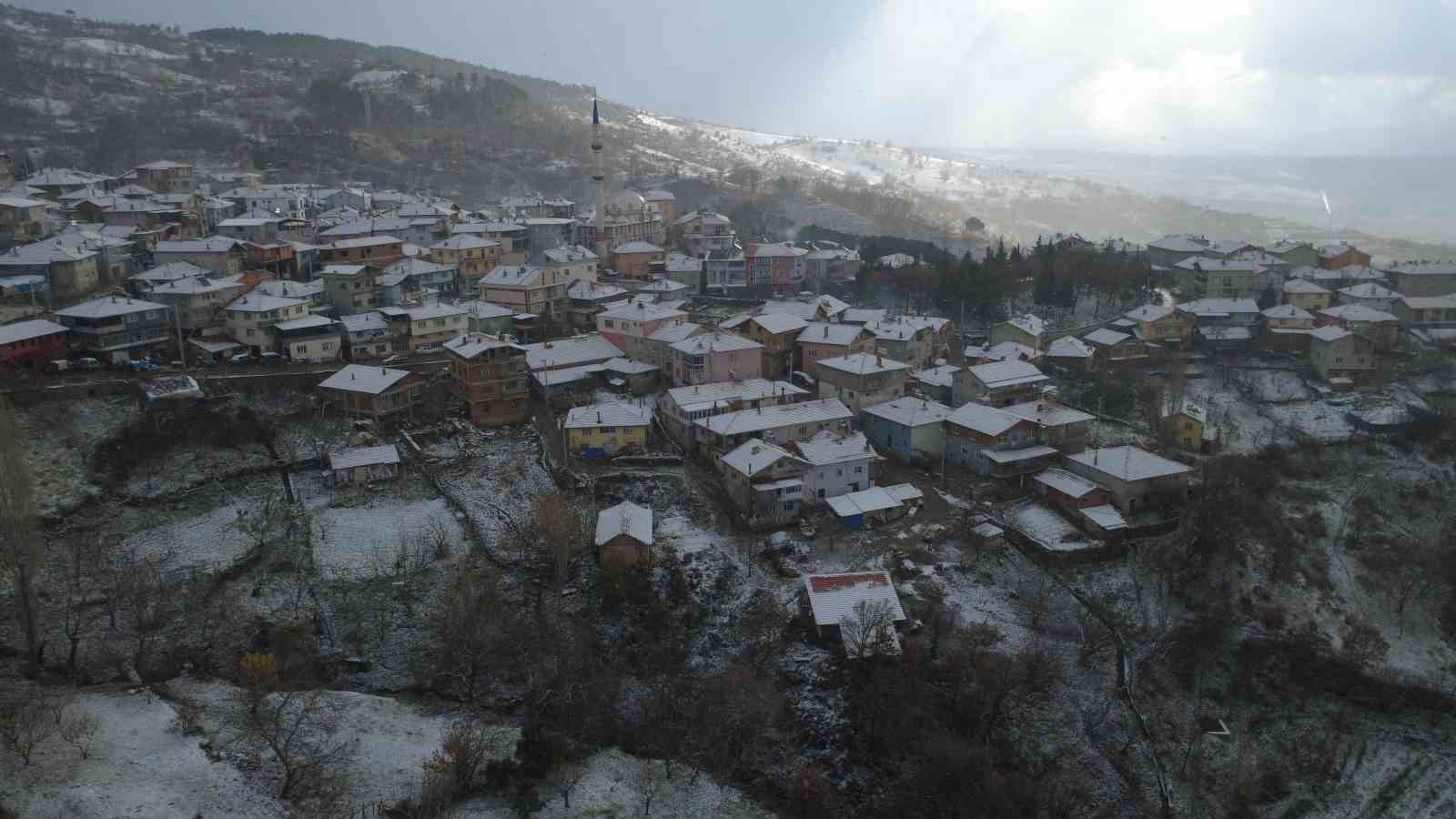 manisada yuksek kesimlerde kar yagisi etkili oldu 1 UezR9WTD