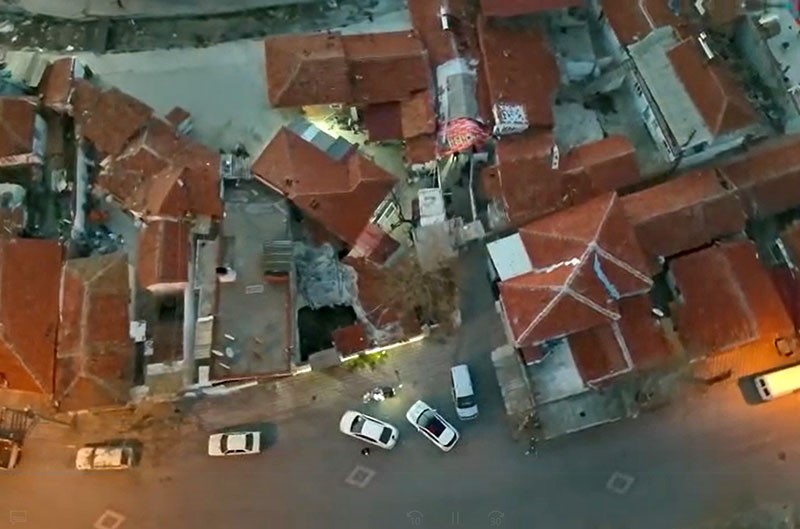 manisada zehir tacirlerine sok baskin 5 tutuklama 0 Vfdn6H8M