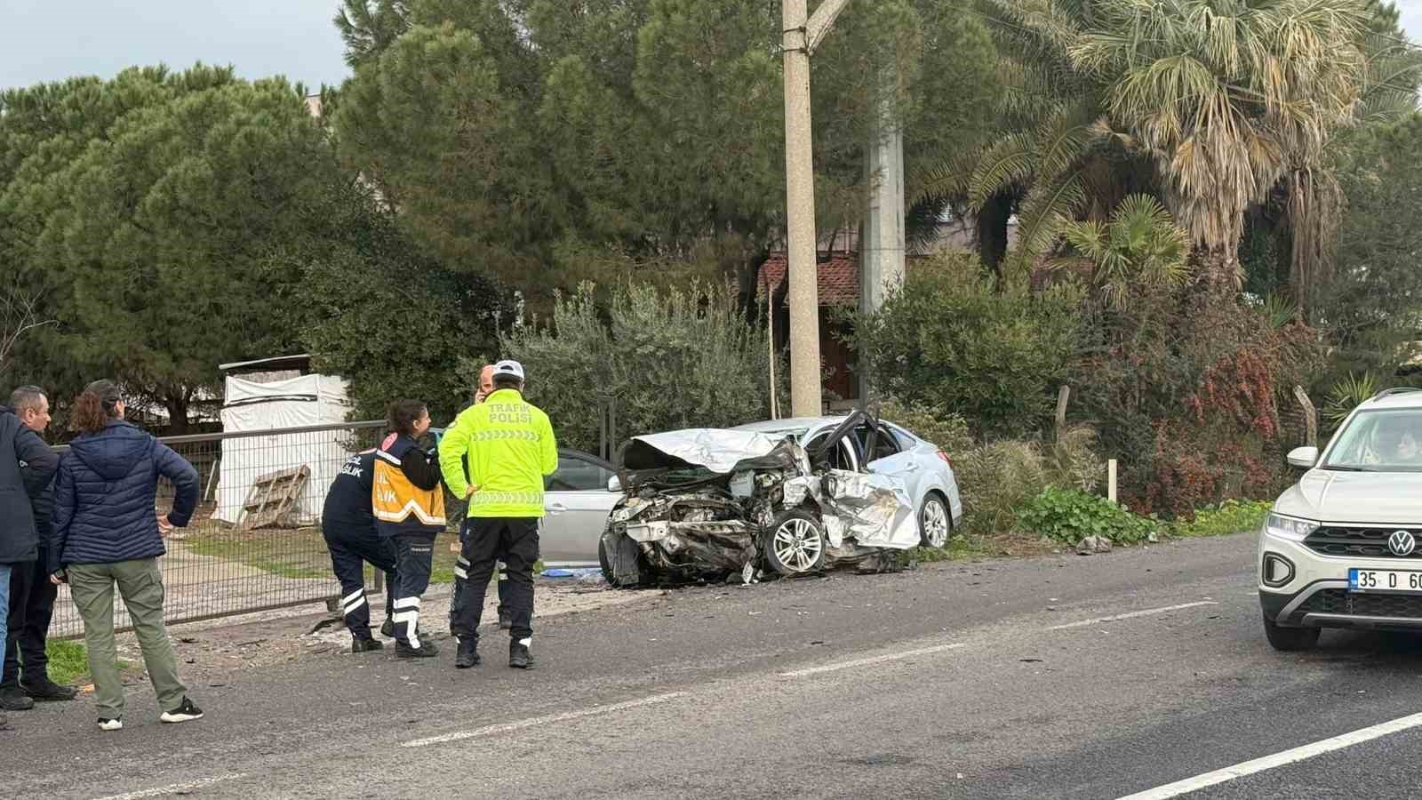 manisada zincirleme trafik kazasi 2 olu 4 yarali 0 SfbQnFp8