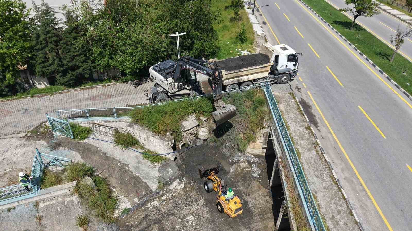 manisadaki dere yataklari temizleniyor 2 zyRwVcAj