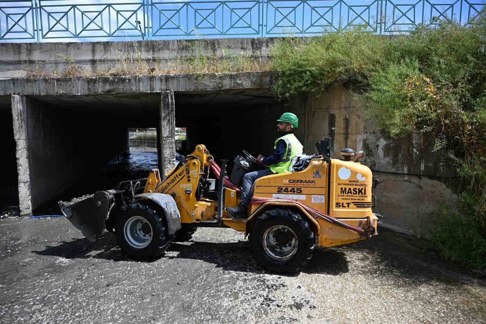 manisadaki dere yataklari temizleniyor 4 ytYFEYFJ