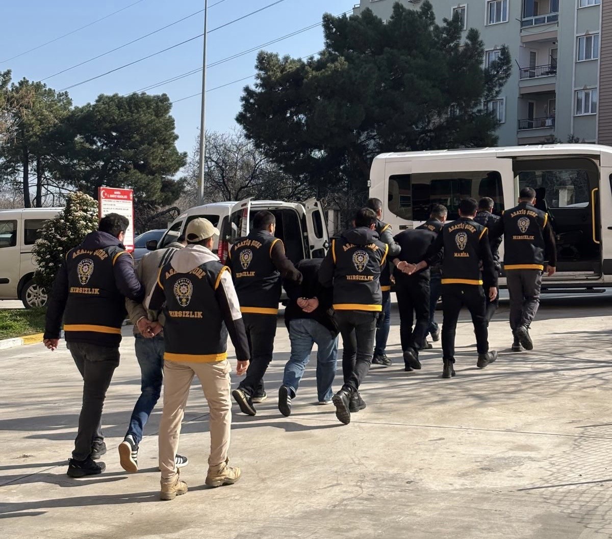 manisadaki fabrika hirsizlari yakalandi 0 Ps4fVttE