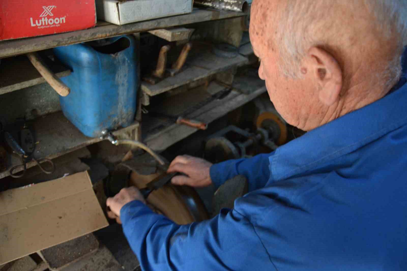 manisanin 64 yillik celik bilegi orhan usta yarim asirdir ors basinda 2