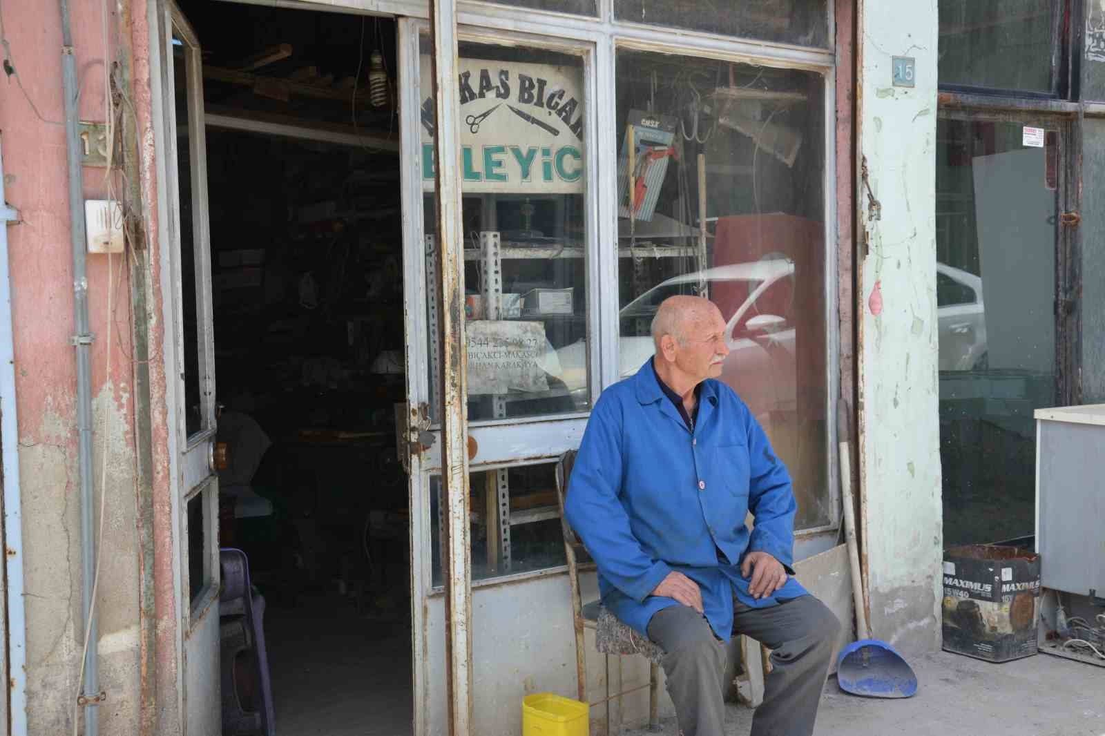 manisanin 64 yillik celik bilegi orhan usta yarim asirdir ors basinda 8 Etc19Zce