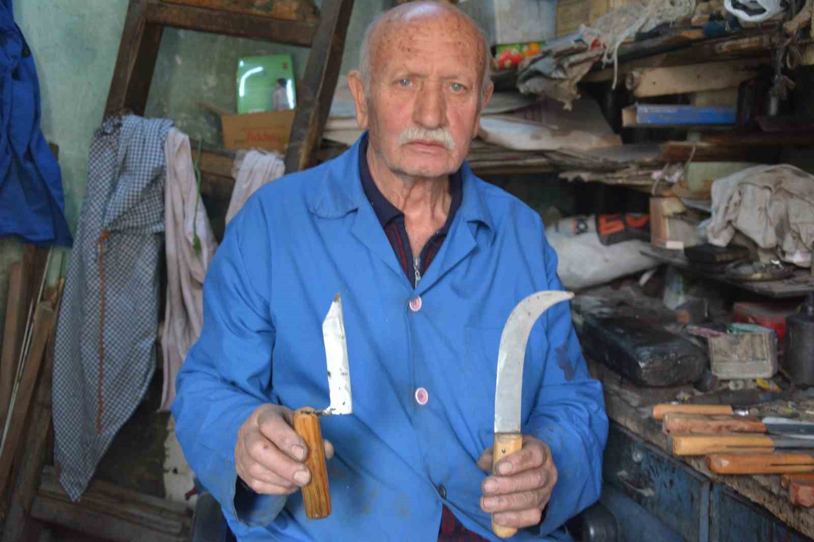 manisanin 64 yillik celik bilegi orhan usta yarim asirdir ors basinda 9 vR9XYWWh