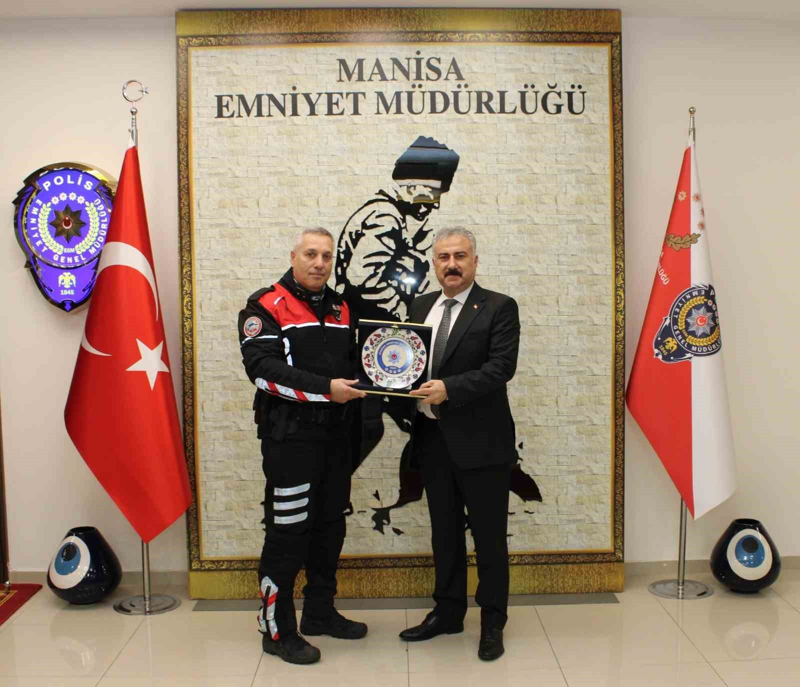 manisanin ikiz polisleri emekliye ayrildi 2