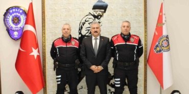 manisanin-ikiz-polisleri-emekliye-ayrildi-KTaNYXAA.jpg