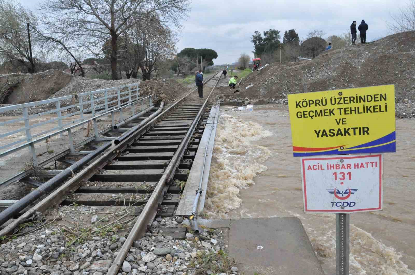 manisanin salihli ilcesi yagis felaketi yasadi 0 HzjN7iB2