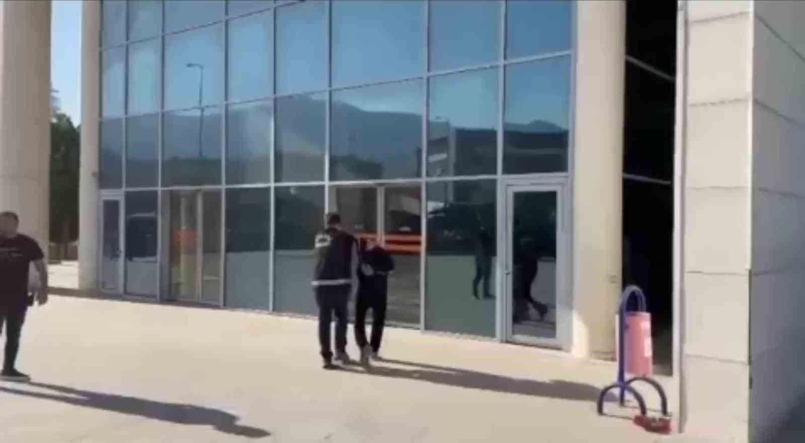 mankenin ustundeki 1000 tllik montu kendi maliymis gibi gitti 3 k28bQbm2