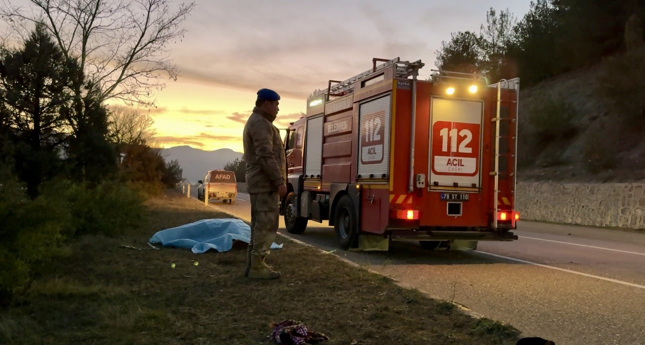 mantar toplama donusu feci kaza 2 olu 7 yarali 8 NVyaebDq