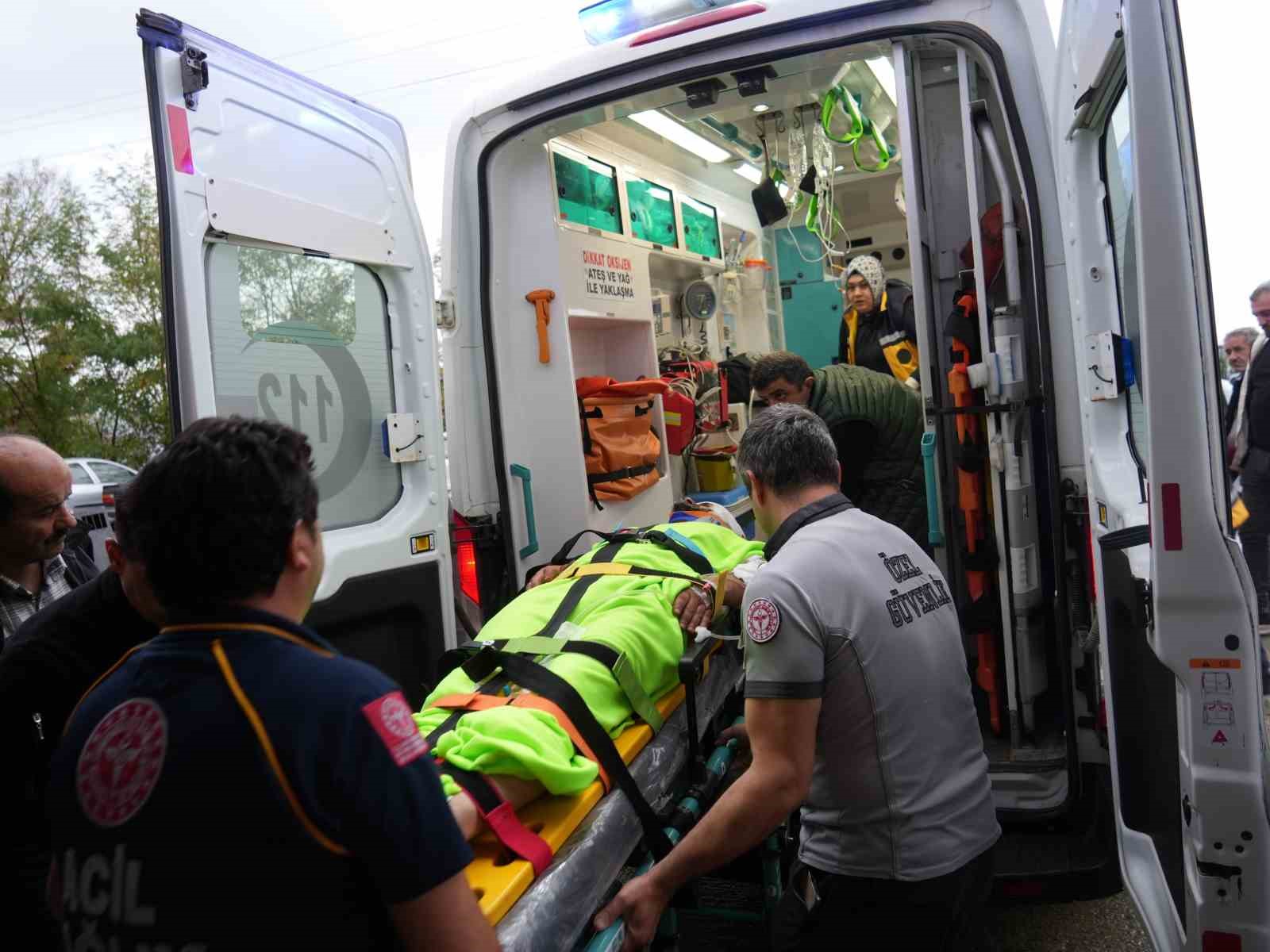 mantar toplarken ayinin saldirisina ugrayan imam yaralandi 0 UXjmROt7