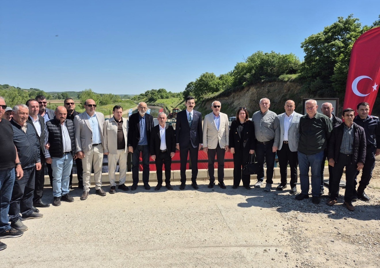 manyas barajinda kapaklar acildi kanallara su verilmeye baslandi 1 ctXybS9n