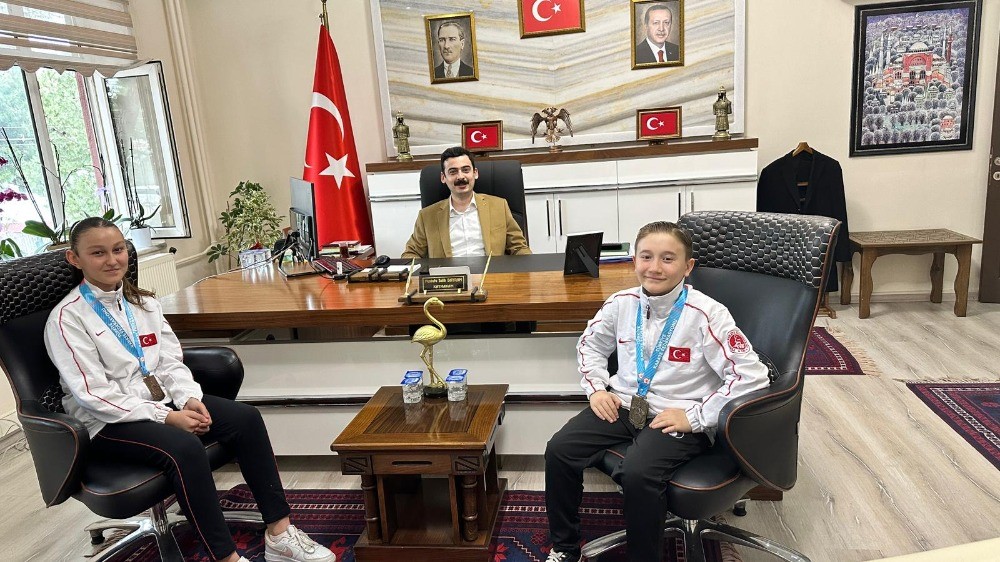 manyastan karate sampiyonasinda cifte derece 3