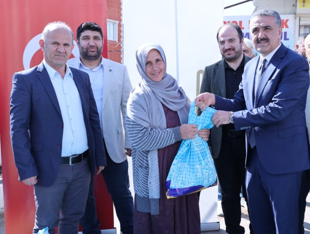 mardin buyuksehir belediyesinden ureticilere 10 ton ari keki dagitimi 1 uD83sypq