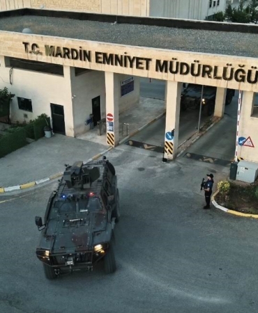 mardin-merkezli-7-ilde-yasa-disi-bahis-ve-dolandiricilik-operasyonu-10-milyarlik-islem-hacmi-ShwP2sAU.jpg
