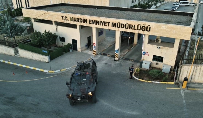 mardin-merkezli-7-ilde-yasa-disi-bahis-ve-dolandiricilik-operasyonu-10-milyarlik-islem-hacmi-ShwP2sAU.jpg