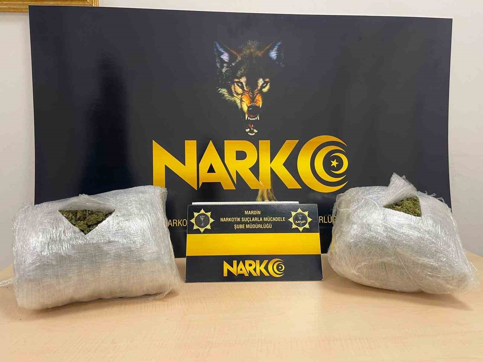 Mardin’de 2 kilo 950 gram uyuşturucu ele geçirildi 4 mardinde 2 kilo 950 gram uyusturucu ele gecirildi 0 TDuhCM85