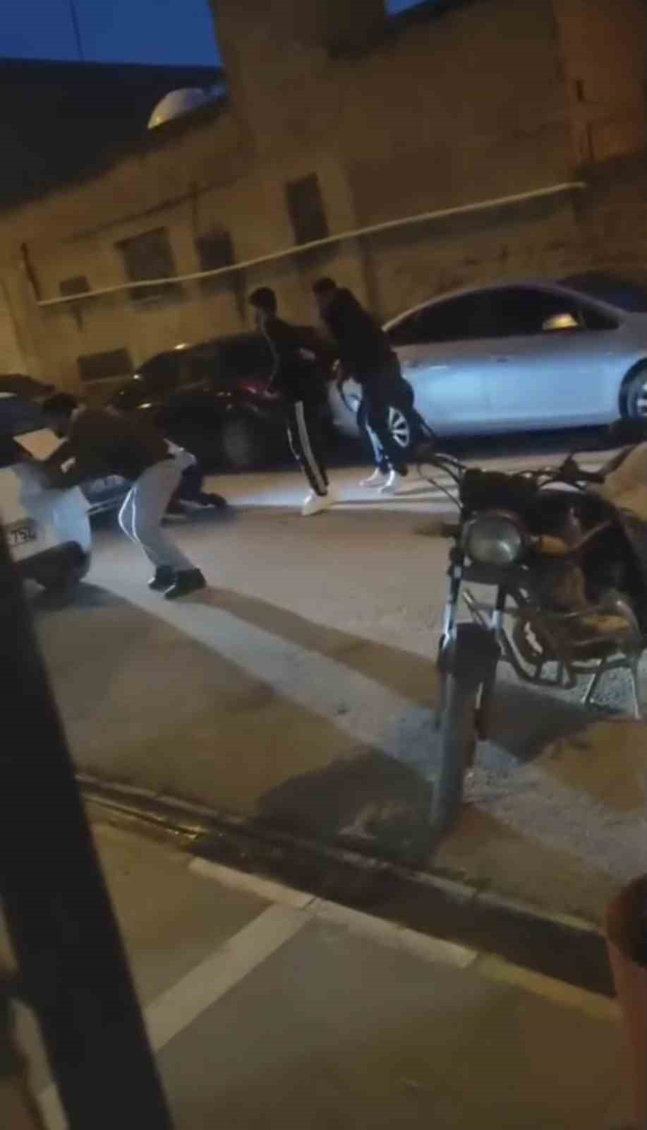 mardinde 3 kisinin yaralandigi silahli kavga kamerada 0 z1ZEAKyd