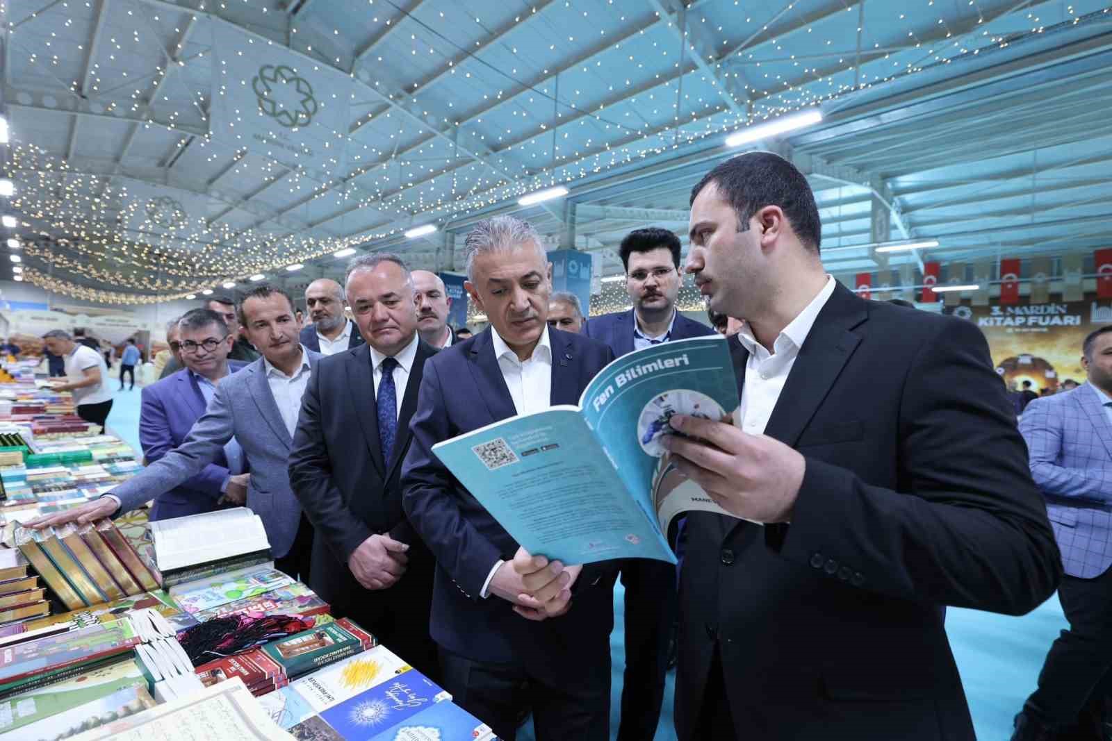 mardinde 3 kitap fuari kapilarini acti 1 tuFARmCt