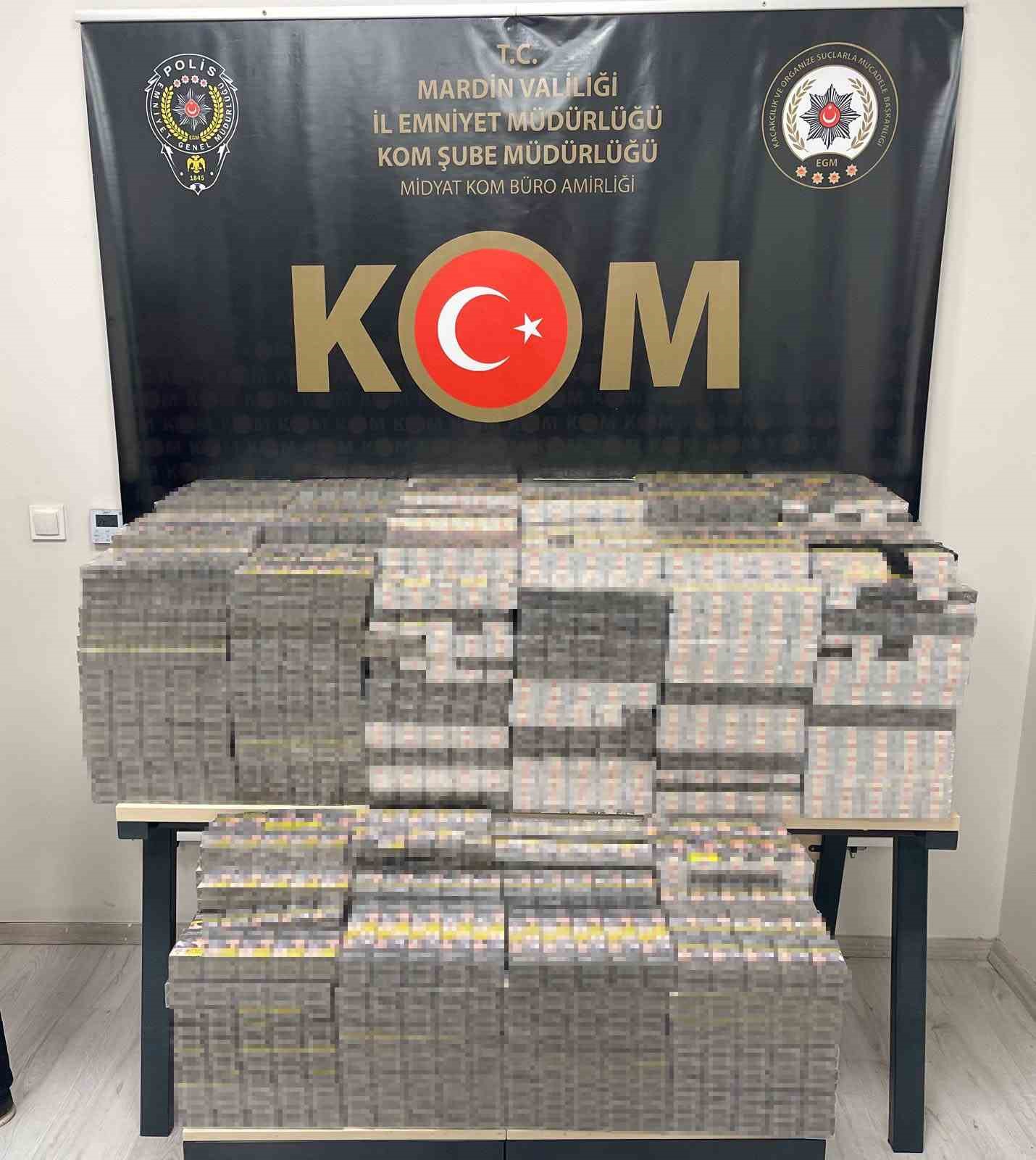 mardinde 7 bin 900 paket kacak sigara ele gecirildi 0 LlzjDd9B