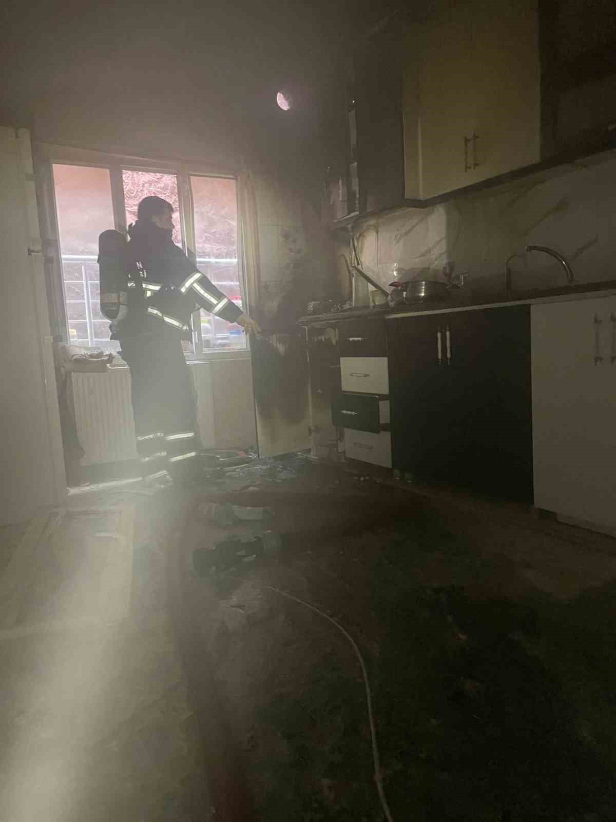 mardinde apartman dairesinde cikan yangin sonduruldu 2 mOKIYumj