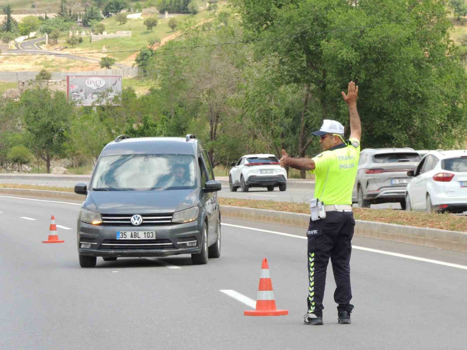 mardinde bayramda 2 bin 129 trafik polisi gorev yapacak 2 zRiQAzJz