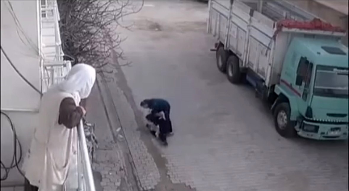 mardinde bebekli anneye ve cocuga saldiran sahis tutuklandi 1 VBkHZyO7