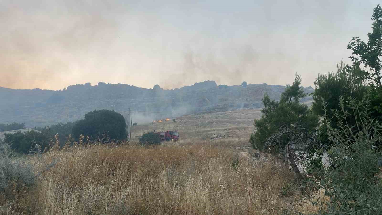 mardinde cikan ortu yanginina havadan ve karadan mudahale ediliyor 1 FZF5luD3
