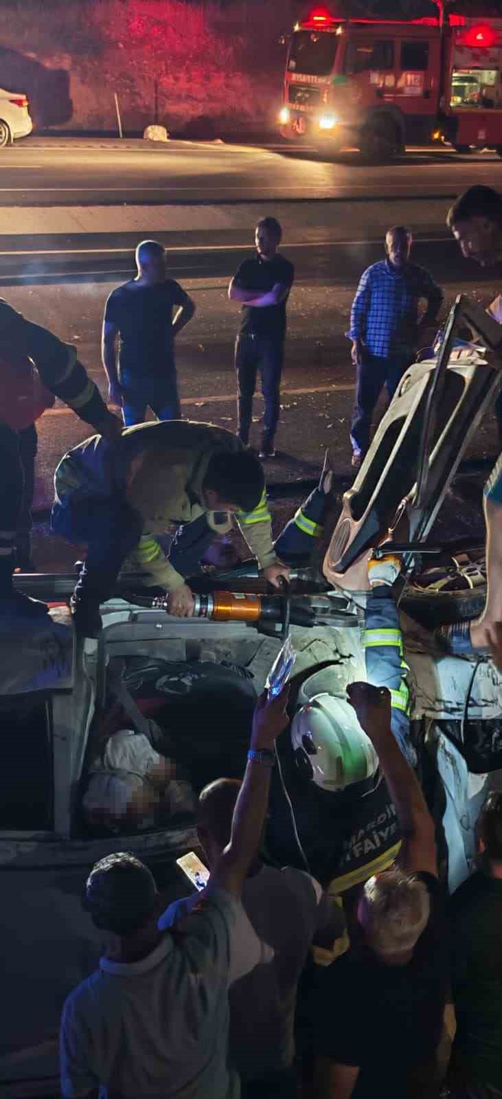 Mardin’de devrilen hafif ticari aracın sürücüsü ağır yaralandı 5 mardinde devrilen hafif ticari aracin surucusu agir yaralandi 1 d33cRGlC