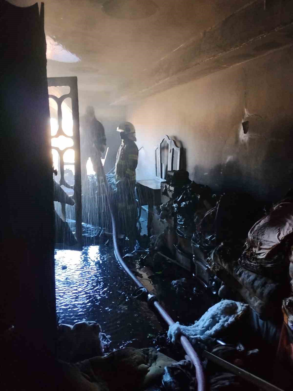 mardinde evde cikan yanginda anne ve 3 cocugu kurtarildi 1 6BERTcUT