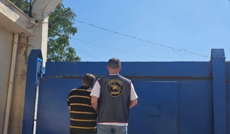 mardinde-hakkinda-kesinlesmis-hapis-cezasi-bulunan-3-sahis-yakalandi-eDfgX5gj.jpg