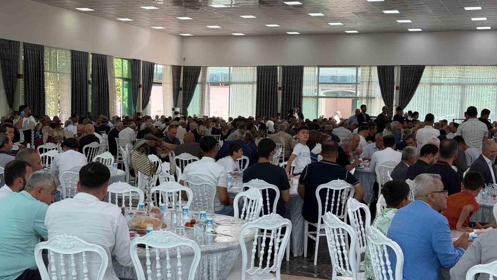 Mardin’de husumetli aileler barıştırıldı 7 mardinde husumetli aileler baristirildi 3 FRwRU6hI