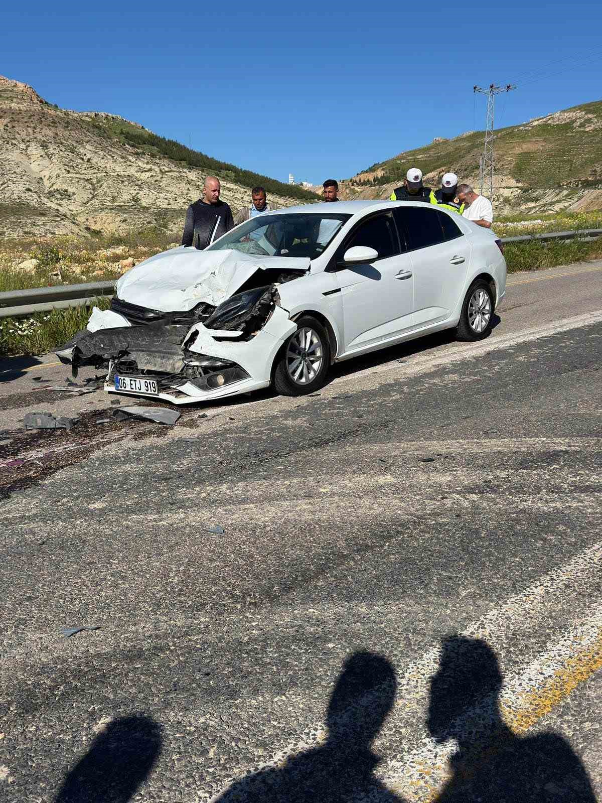 mardinde iki arac carpisti 1 yarali 2 rp2Bnd2Y