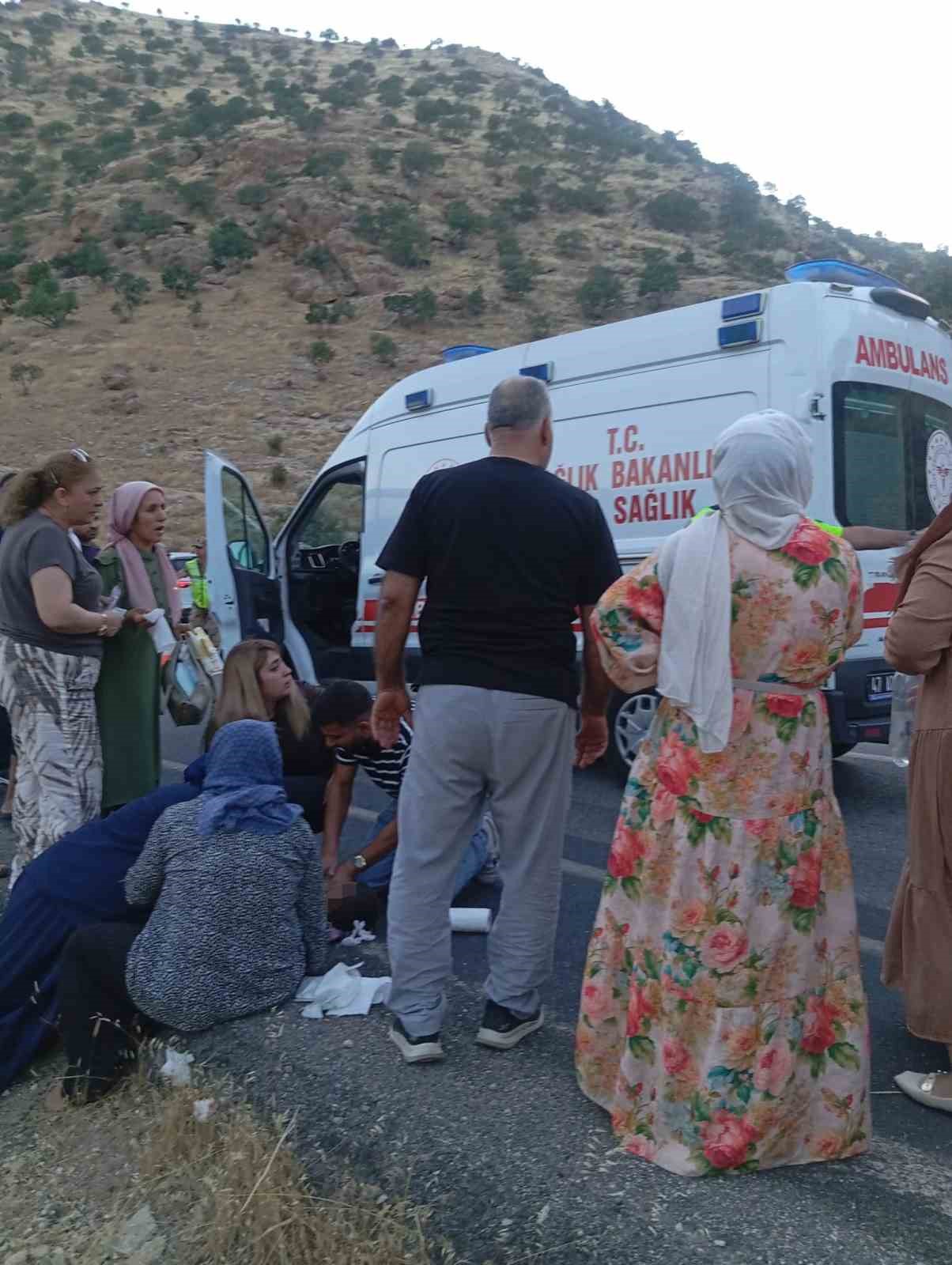 Mardin’de iki otomobil çarpıştı: 9 yaralı 5 mardinde iki otomobil carpisti 9 yarali 1 OdN34dq5