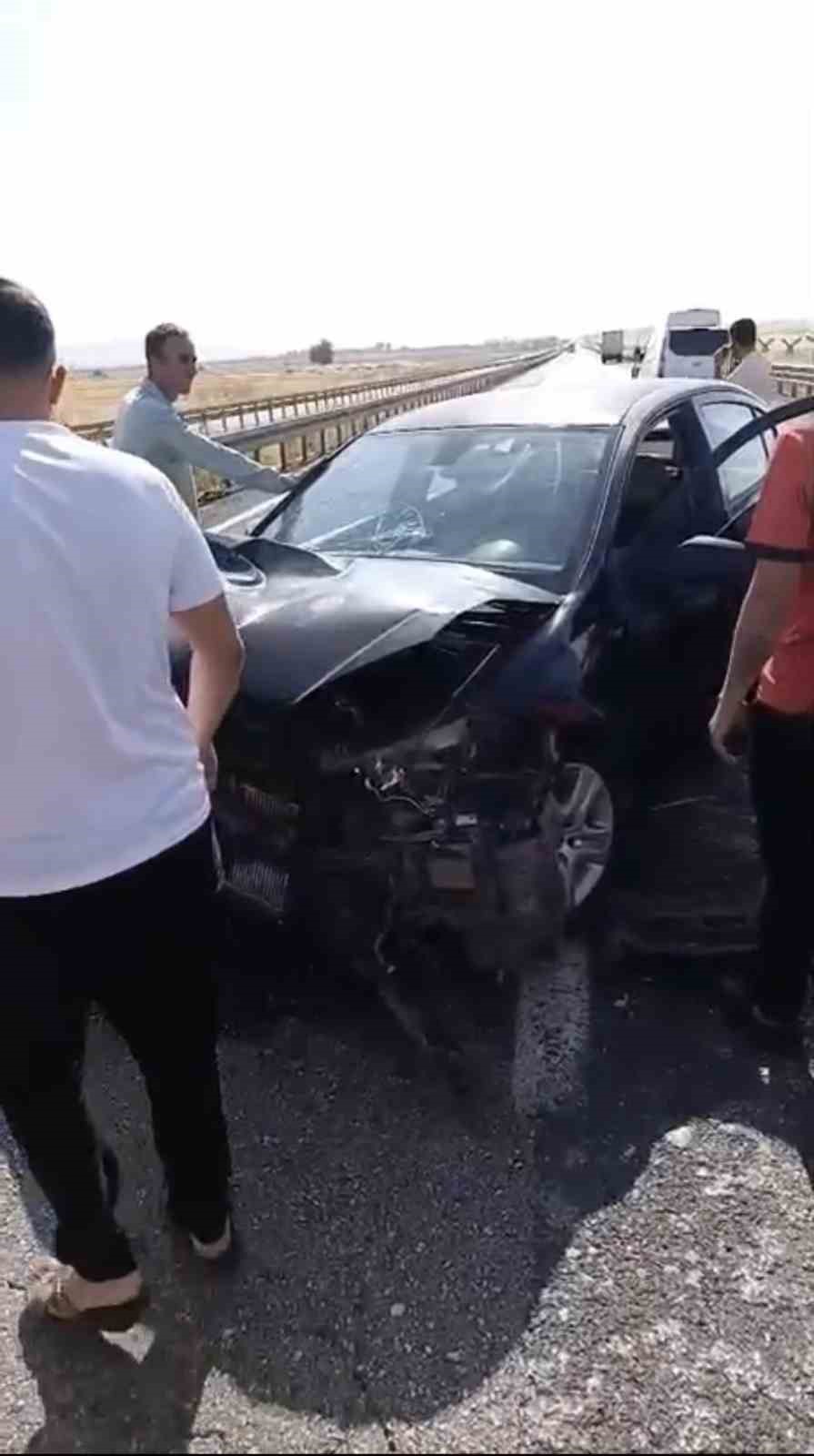 Mardin’de kamyonet ile otomobil çarpıştı: 1 yaralı 4 mardinde kamyonet ile otomobil carpisti 1 yarali 0 nWeGBkzw