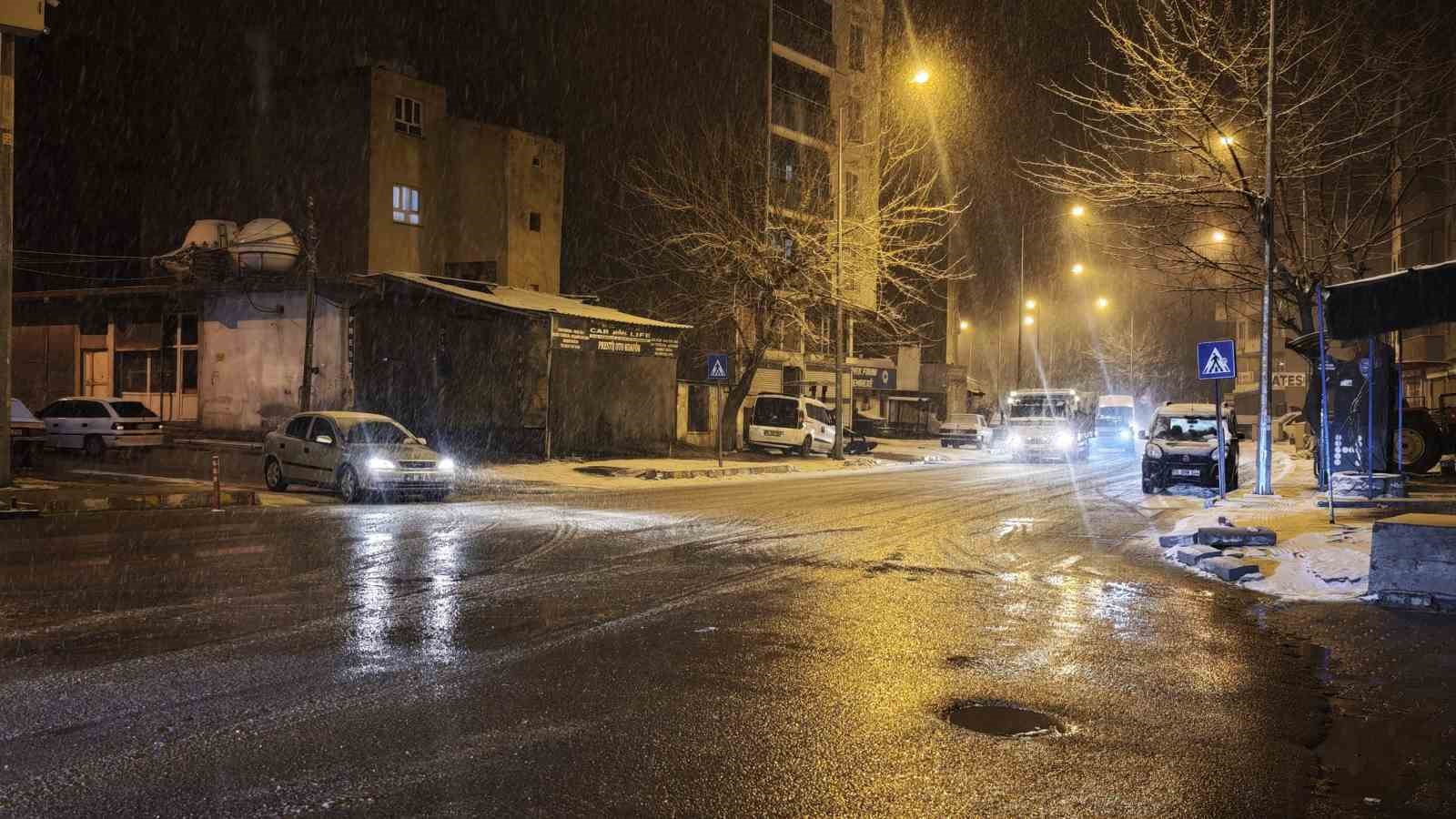 Mardin’de kar etkili oluyor 5 mardinde kar etkili oluyor 1 ETfOV3L3