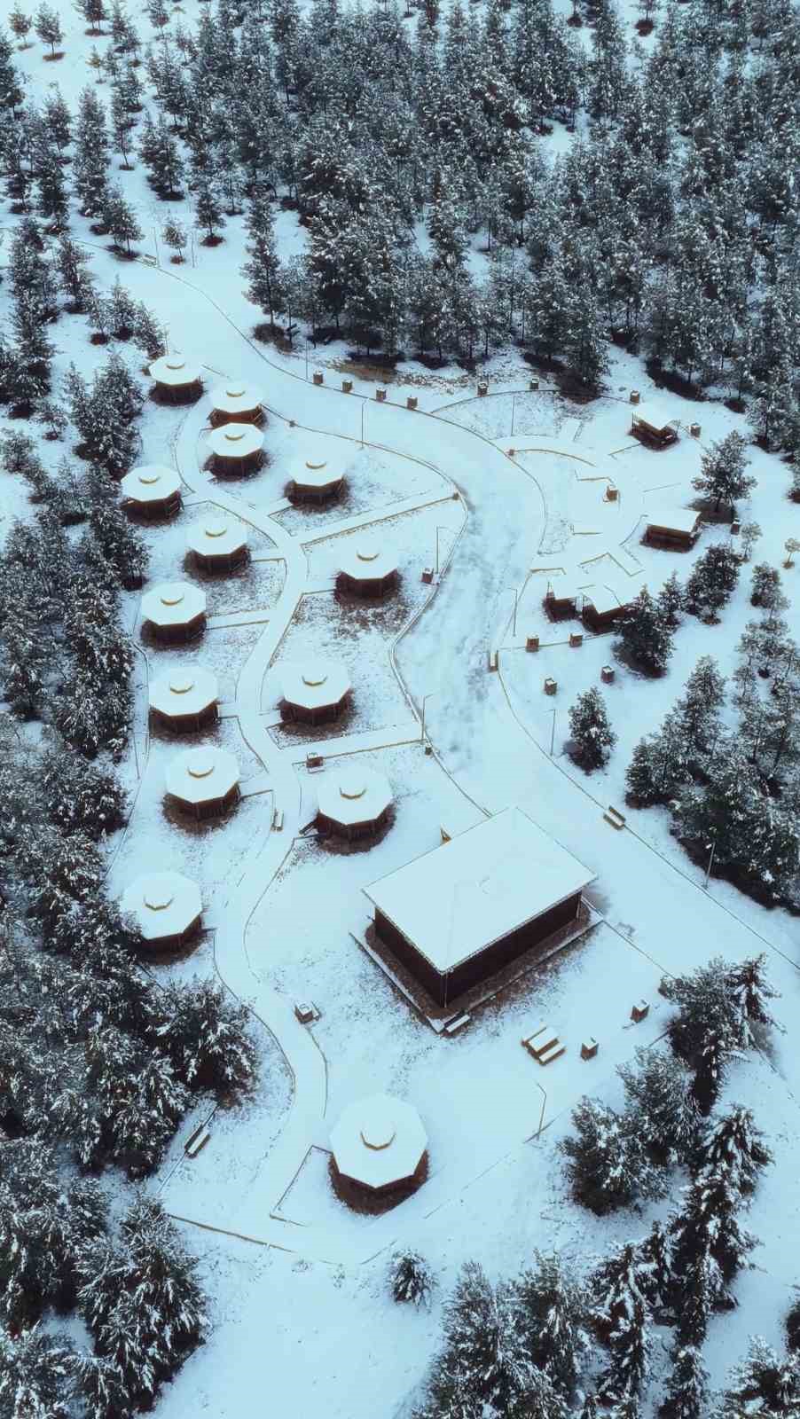 mardinde kasimiye medresesinin kar altindaki manzarasi dronla goruntulendi 3 ZRzGBac2