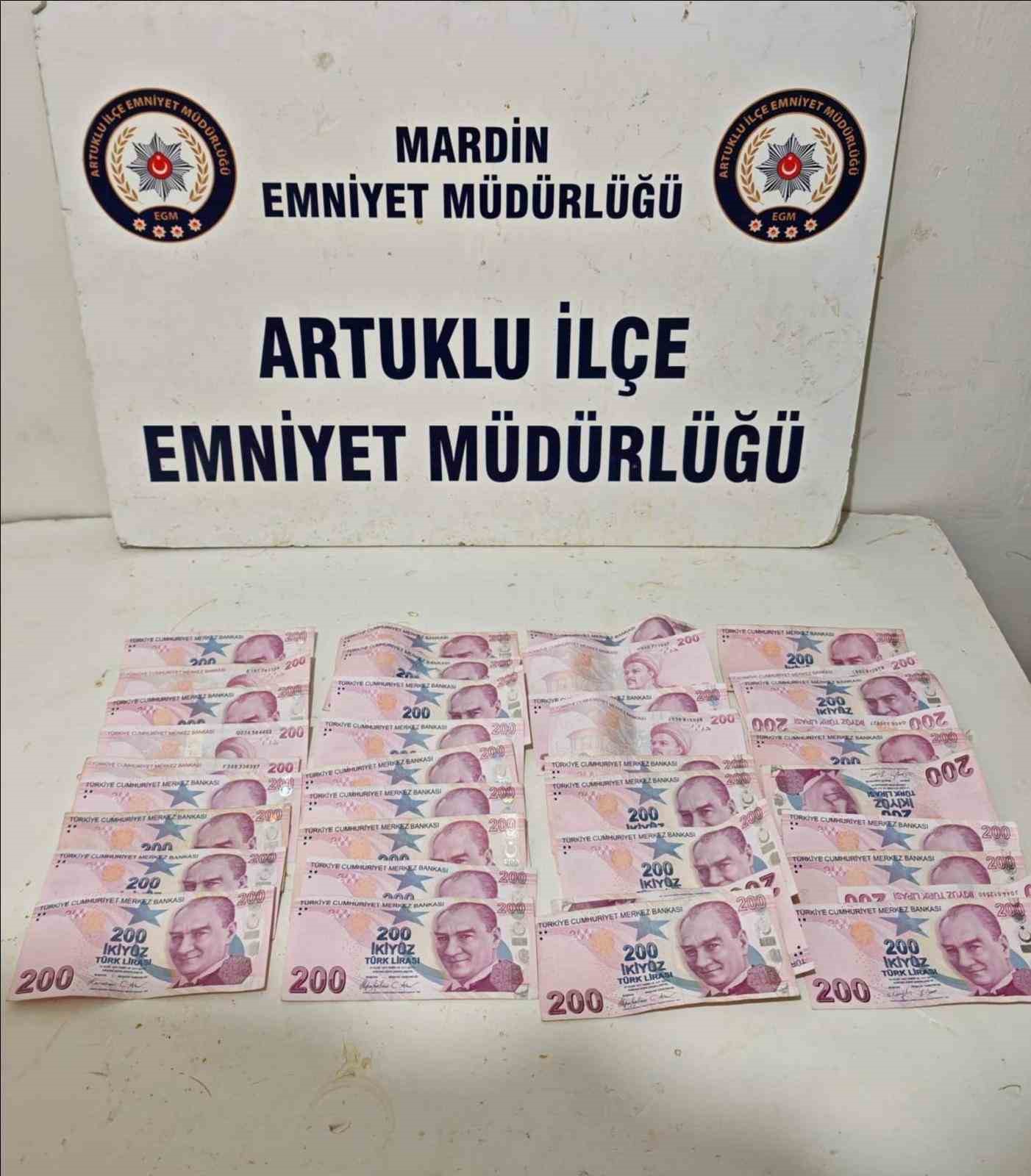 Mardin’de kaybolan banka kartından 7 bin 400 lira çeken 2 şüpheli yakalandı 4 mardinde kaybolan banka kartindan 7 bin 400 lira ceken 2 supheli yakalandi 0 q19bD9Tm