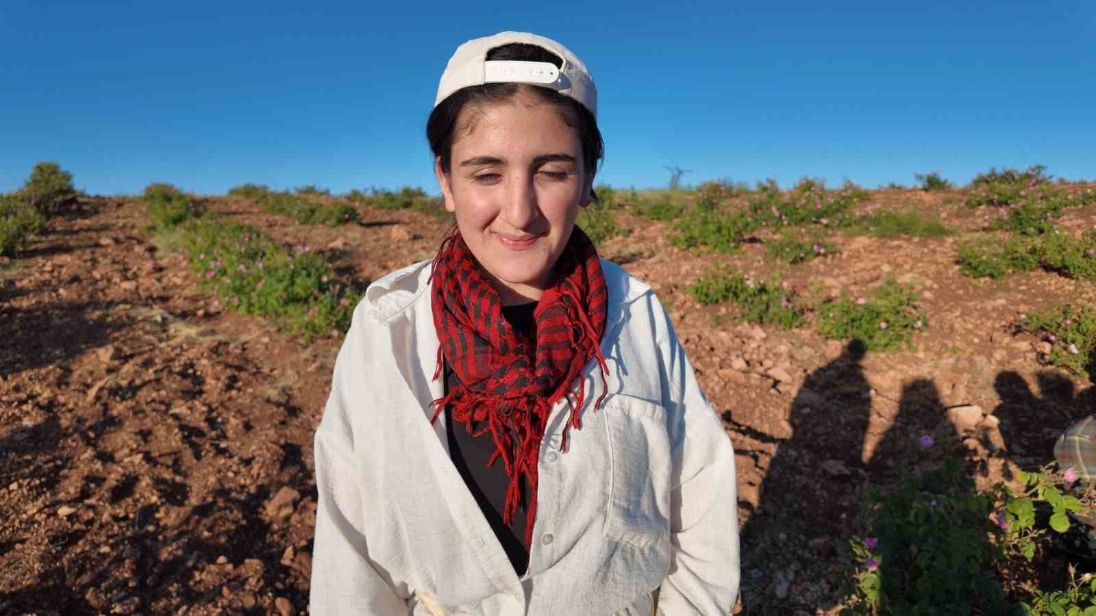 mardinde kurdugu gul bahcesiyle bolge kadinlarina istihdam sagladi 3 P5OcK8HQ