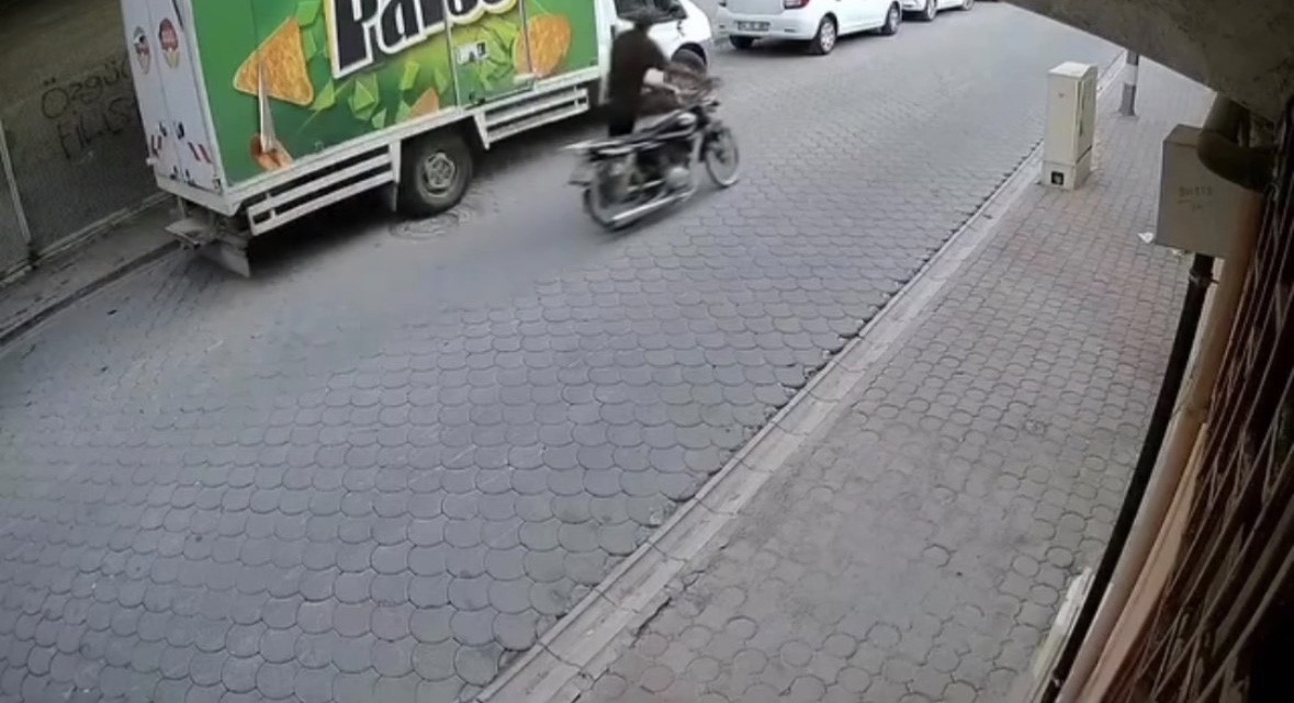 Mardin’de motosiklet hırsızlığı kamerada 4 mardinde motosiklet hirsizligi kamerada 0 U3tvPXtX