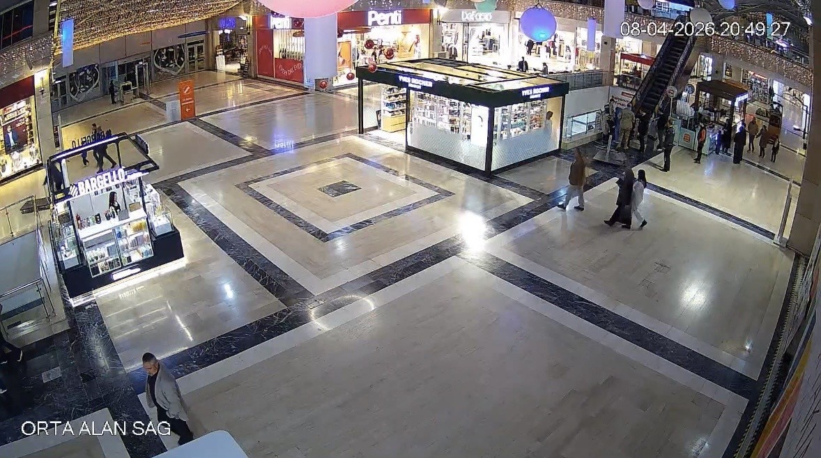 mardinde movapark avmdeki kazada 3 yasindaki cocuk parmagini kaybetti 4 b2UU1hQr