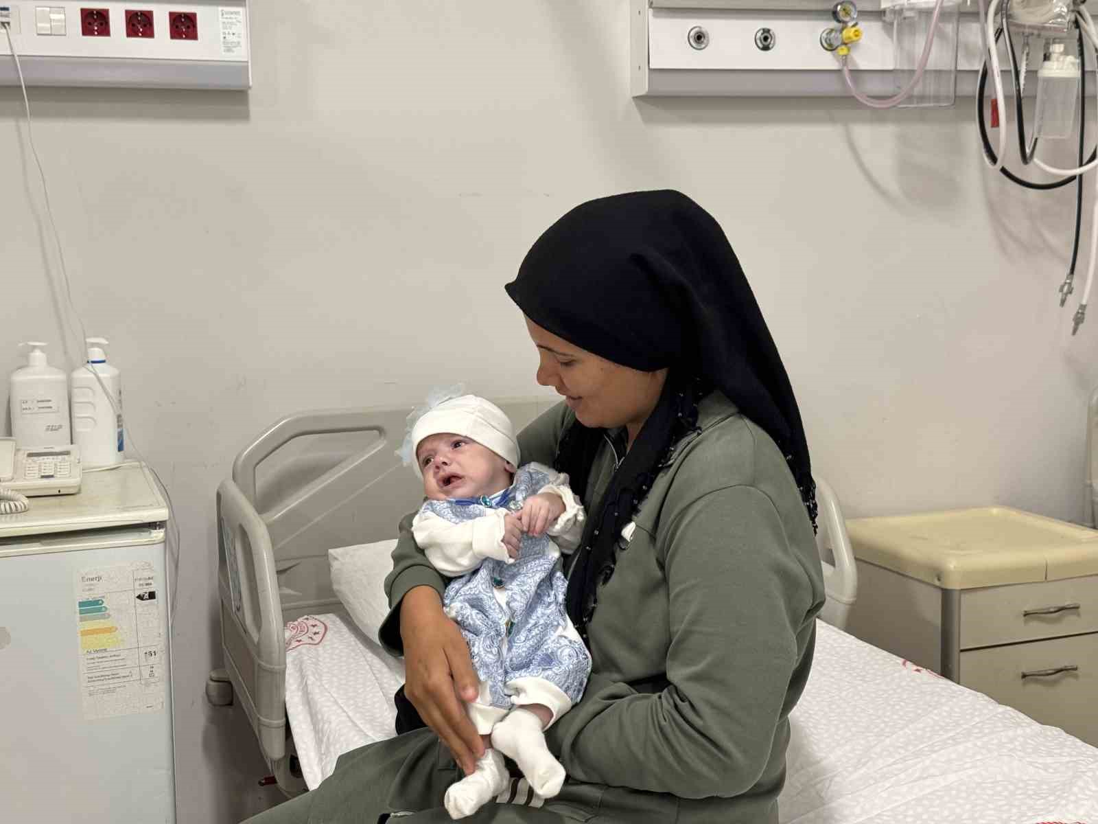 Mardin’de nadir görülen hastalıkla doğan bebek sağlığına kavuştu 7 mardinde nadir gorulen hastalikla dogan bebek sagligina kavustu 3 wN2fTHj7