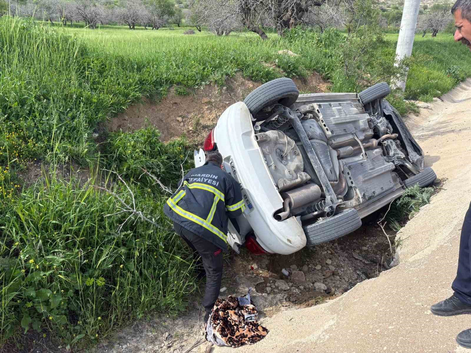 Mardin’de otomobil yol kenarına devrildi: 5 kişi yaralandı 4 mardinde otomobil yol kenarina devrildi 5 kisi yaralandi 0 b4wCTmsG