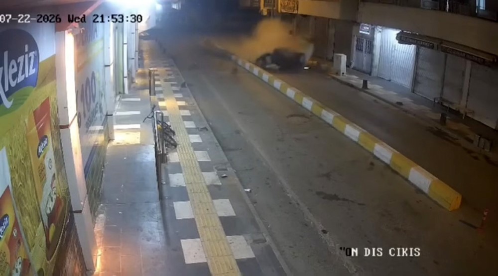 Mardin’de otomobilin takla attığı kaza güvenlik kameralarına yansıdı 4 mardinde otomobilin takla attigi kaza guvenlik kameralarina yansidi 0 egp3e19K