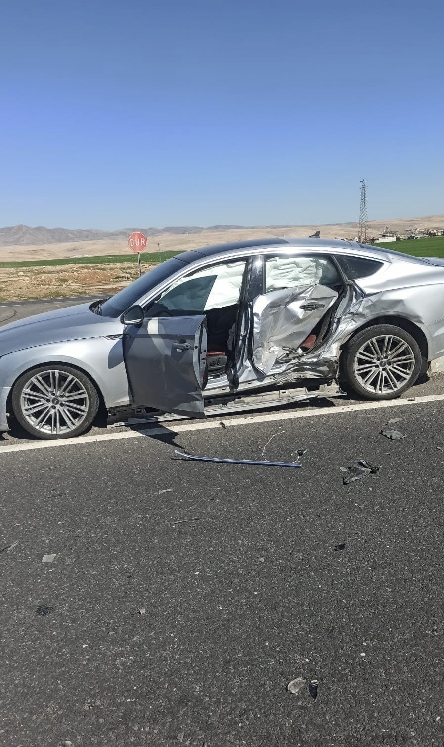Mardin’de otomobiller çarpıştı: 3 yaralı 4 mardinde otomobiller carpisti 3 yarali 0 SC83KNIQ