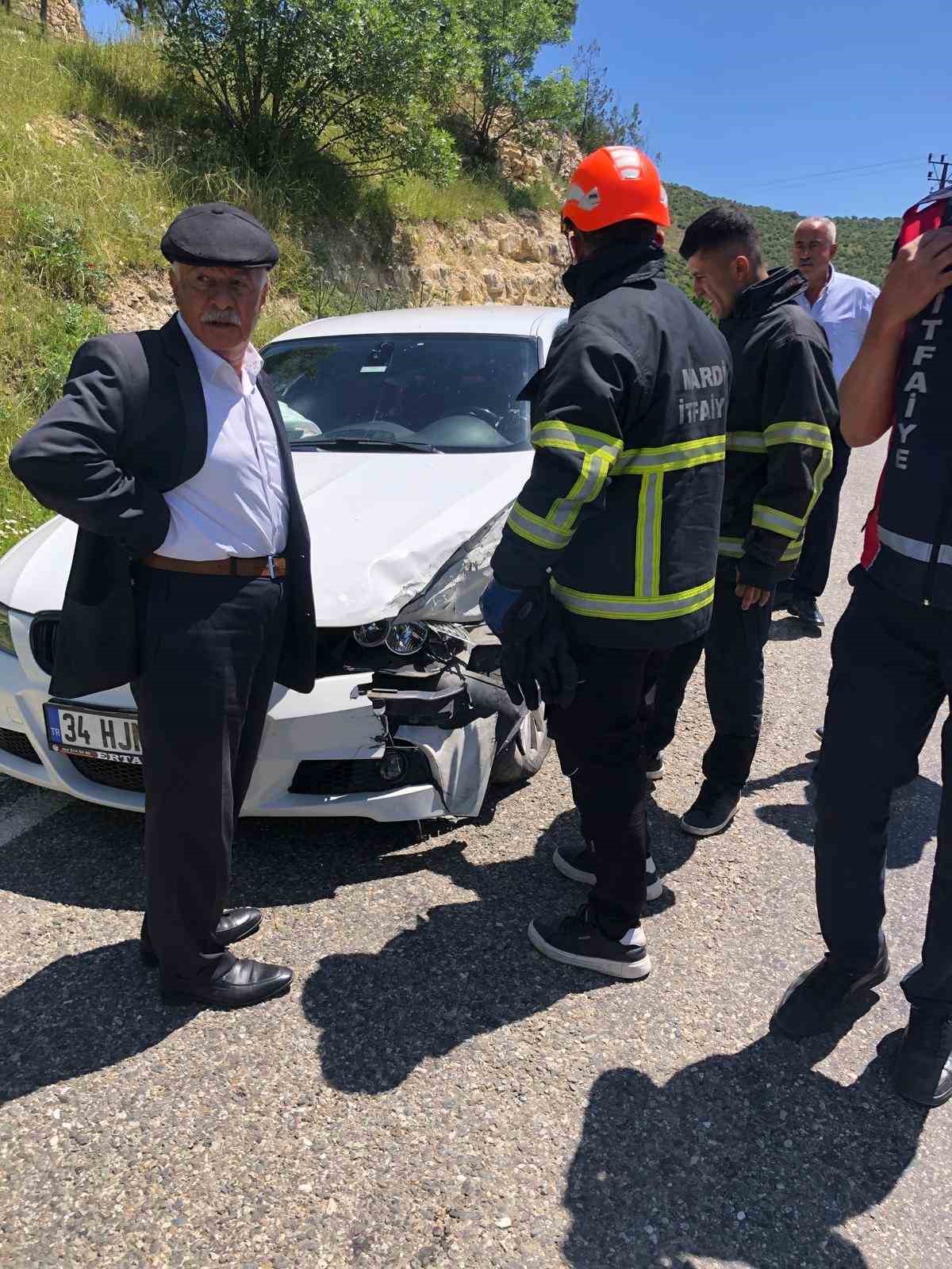 mardinde otomobiller carpisti 5 yarali 1 Gu7YOUXv